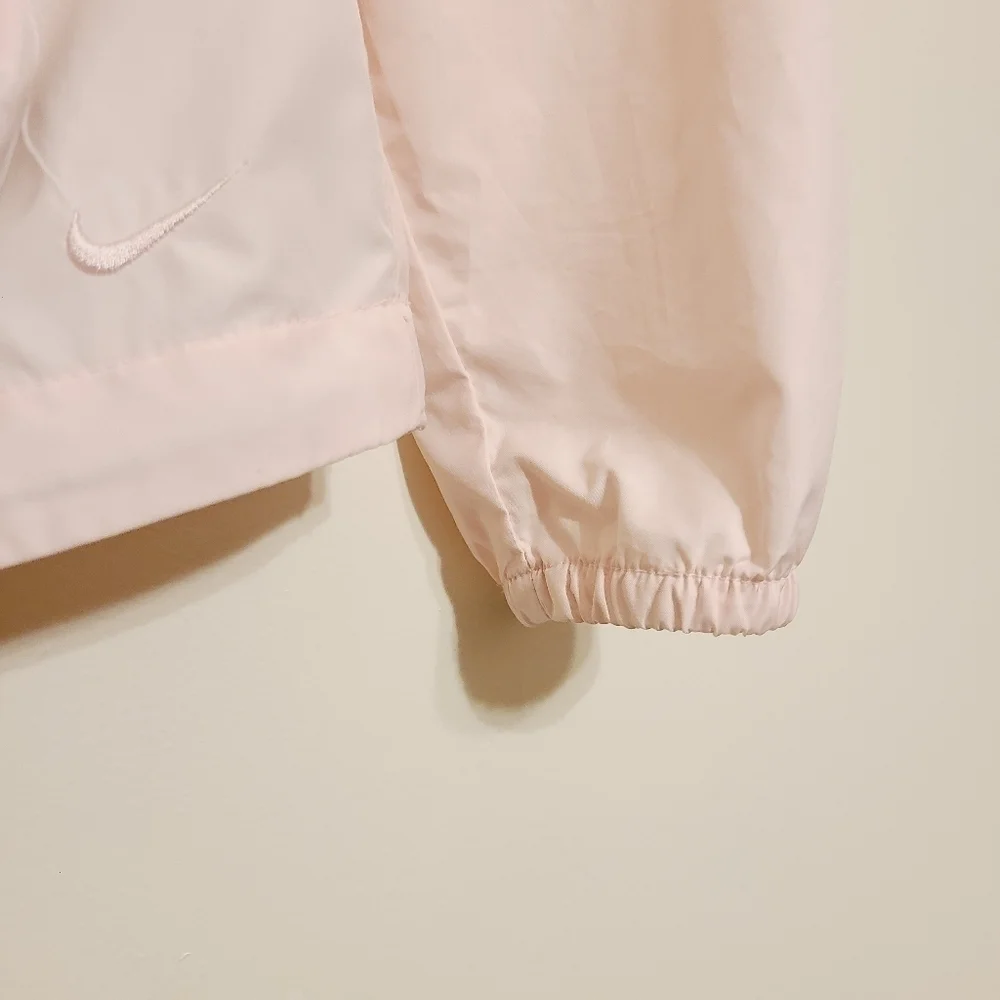 NIKE | Women's Light Pink Half-Zip Windbreaker Zip-Up Jacket (Size Small)